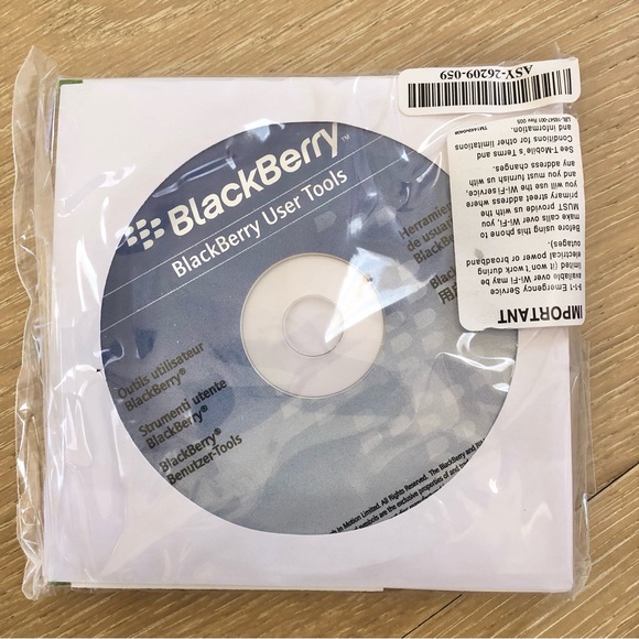 BlackBerry Bold 9700 Smartphone with Battery Charger Headset USB Cable - Picture 12 of 14